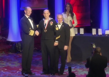 All Hands Update: Sailor Receives George Van Cleave Military Leadership Award