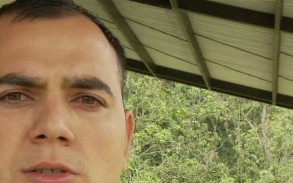 Hondurans and Air Advisors Give Donations