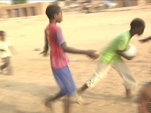 Gifts Improve Relations in Mauritania
