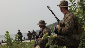 31st MEU, Thai Marines Execute Boat Raid
