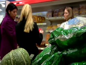 Resident’s Aboard Air Station Iwakuni Learn About Ways of Shopping Healthier