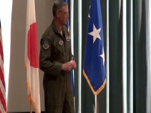 LTG. Sam Angellela Visits Kadena Air Base