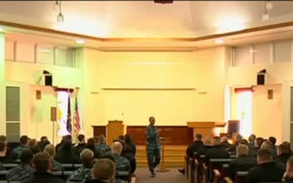 Pacific Fleet Commander Visits CFAS