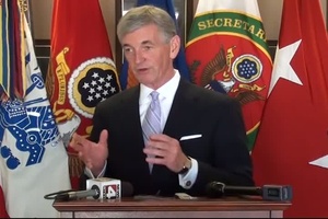 Army Secretary Visits Home of Army Aviation