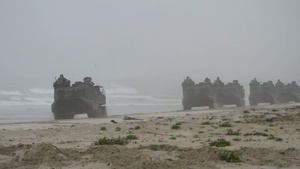 Spouses, Family of 3rd Assault Amphibian Battalion Take to the Field