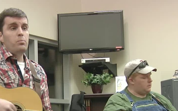 Nashville singer and songwriter JP Williams meet with Fort Campbell WTB Soldiers