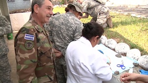 US and Salvadoran doctors, nurses, medics train together