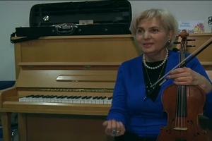 Violinist Volunteer (Short Version)