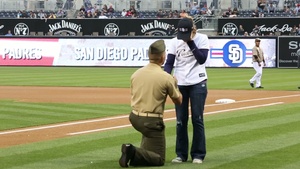 Marine Proposes to Girlfriend