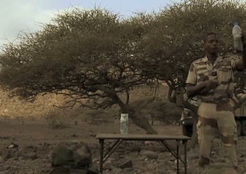 French and U.S. Soldiers Participate in a Desert Survival Course