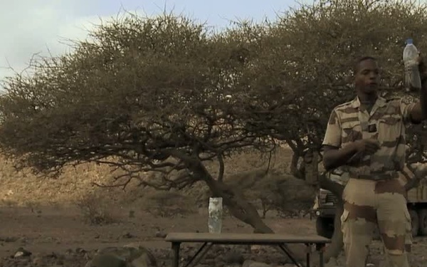 French and U.S. Soldiers Participate in a Desert Survival Course