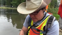Volunteers Move Mussels