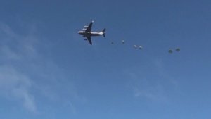 Paratroopers Drop in on Talisman Saber