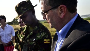 Carter Meets Ugandan Leaders