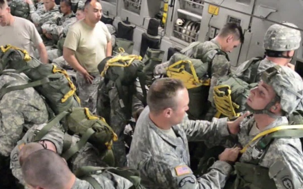 C-17s drop US Army unit from Alaska into Australia