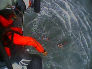 Coast Guard rescues 4 at Columbia River entrance