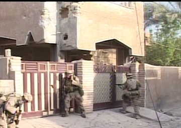 Operation Phantom Fury combat footage from Fallujah - Rooftop fighting breaching night fighting