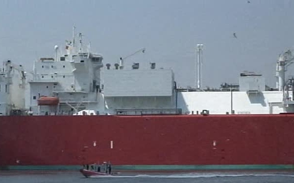 LNG Ship enters Freeport, Texas