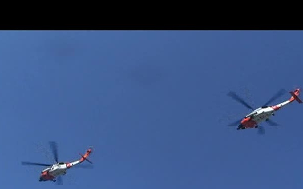 090927-G-3421D_Flyover