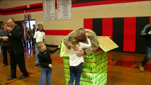 Airman Surprises Daughter for Christmas