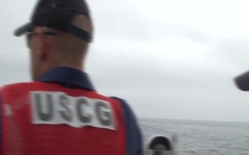 Coast Guard searches for boaters in Gloucester (MP4)