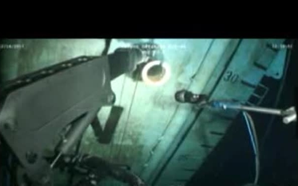 121228-H-ZZ999 ROV Cofferdam