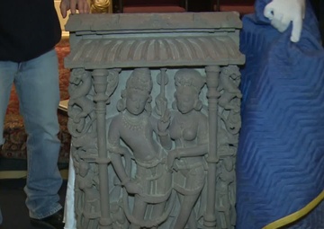 HSI returns ancient statues to India - B-roll of delivery