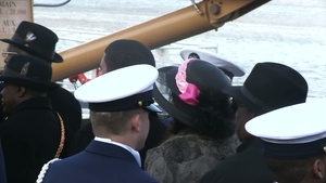 Military Personnel Participate in Lundi Gras Festival