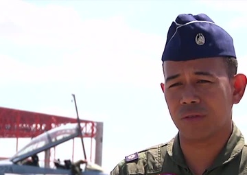 Philippine Pilots Take a Ride on Marine Corps Fighter Jets