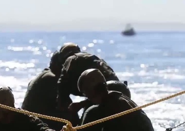 Recon Marines conduct first-time launch off USS Freedom