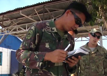 Marines Train Philippine Air Force Forward Air Controllers