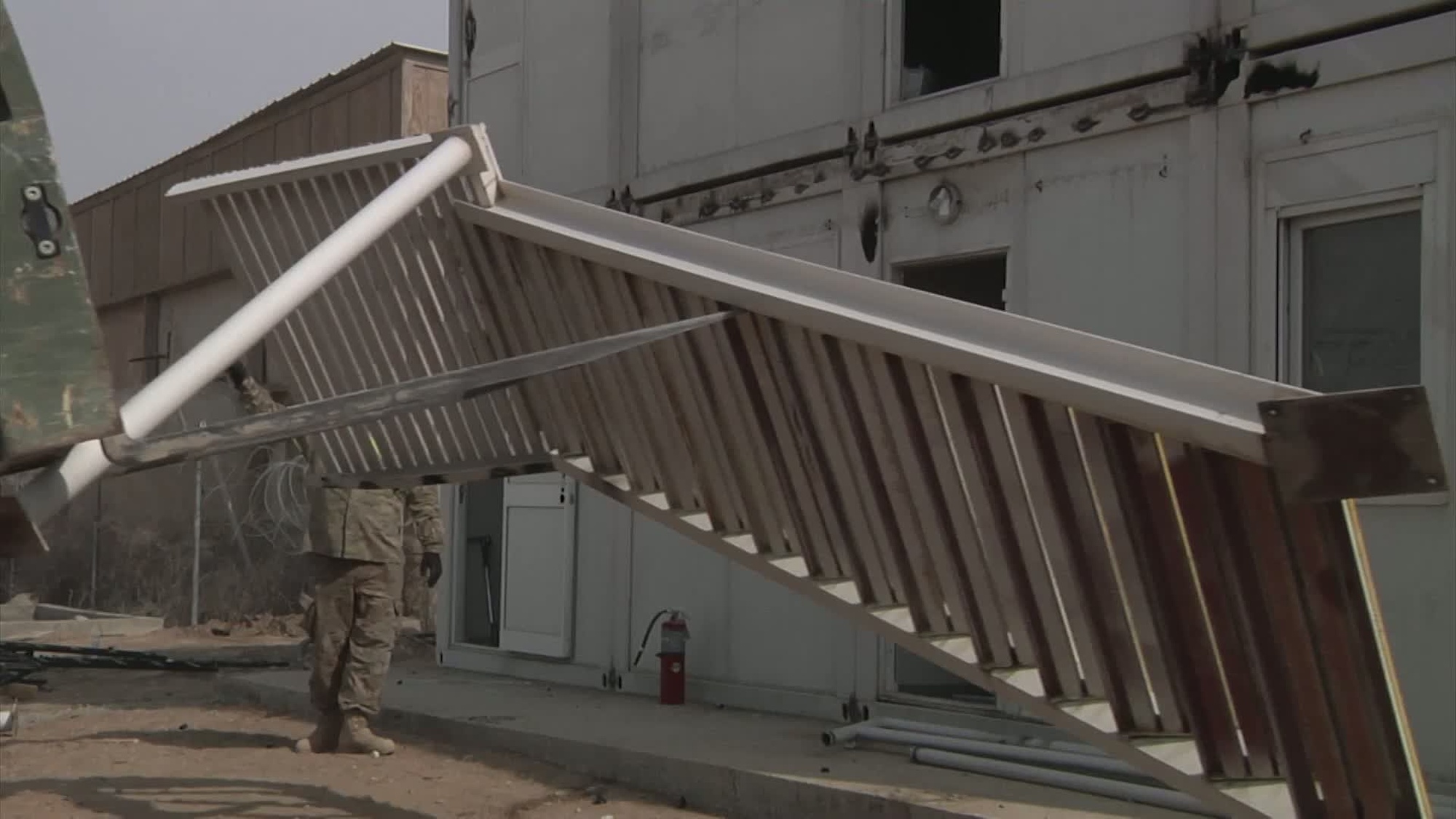 Craftsman Stair Newel Posts \u0026 Installation Kits at Lowes.com, image size:2000x1125