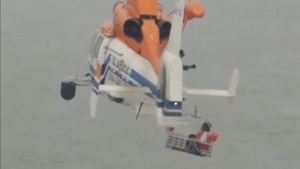 U.S. Navy Assists in ROK Ferry Response