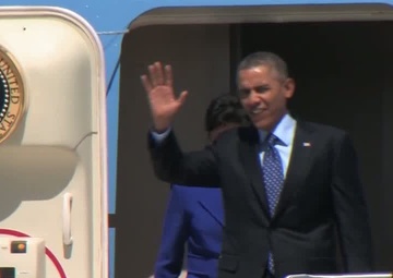 President Obama and Vice President Biden land at the
