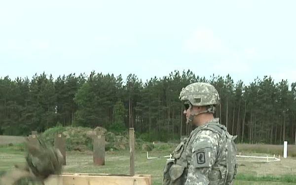 US and Canadian Soldiers Train with Grenades