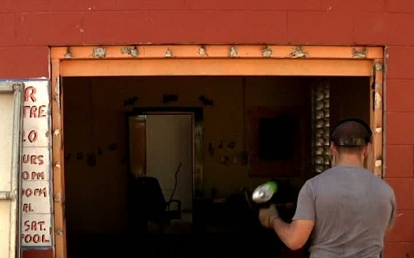 U.S. Marines and Sailors Strengthen Relations with the Australians