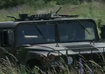 Lithuanian soldiers teach paratroopers off-road driving skills