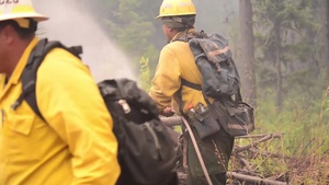 Oregon Army National Guard Aviators Assist Civilian Fire Suppression Agencies