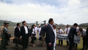 Marines demonstrate capabilities of Osprey to Japan’s Minister of Defense