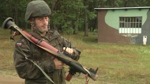 U.S. Paratroopers train with Polish RPGs