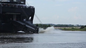Reserve Marines Conduct 4th Amphibian Assault Vehicle Launch