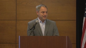 AROLL Governor signs agreement backing Alaska’s military support network