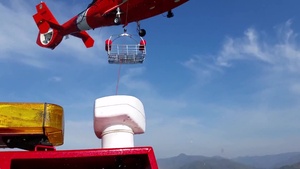 Coast Guard Hoists at Whiskeytown Lake