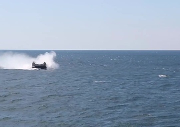LCAC Approaching USS Kearsarge During Exercise Bold Alligator 2014