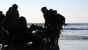 Shaping the Battle Space: Recon, Amphibious Assault Marines Test Core Capabilities During Bold Alligator 14