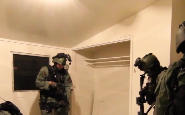 Special MP Team Esures Ability to Protect Hawaii Military Community