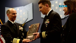 All Hands Update: CNO Presents Vice Adm. James Bond Stockdale Leadership Award