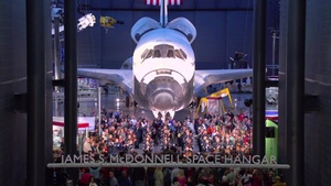 2014 Holiday Flash Mob - The USAF Band at the Smithsonian's National Air and Space Museum, Steven F. Udvar-Hazy Center