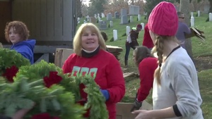 All Hands Update: Two Millionth Wreath Laid on Wreaths Across America Day 2014
