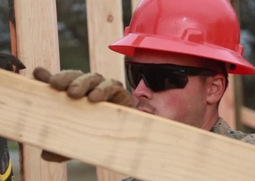 15th MEU Marines Build SWA Hut